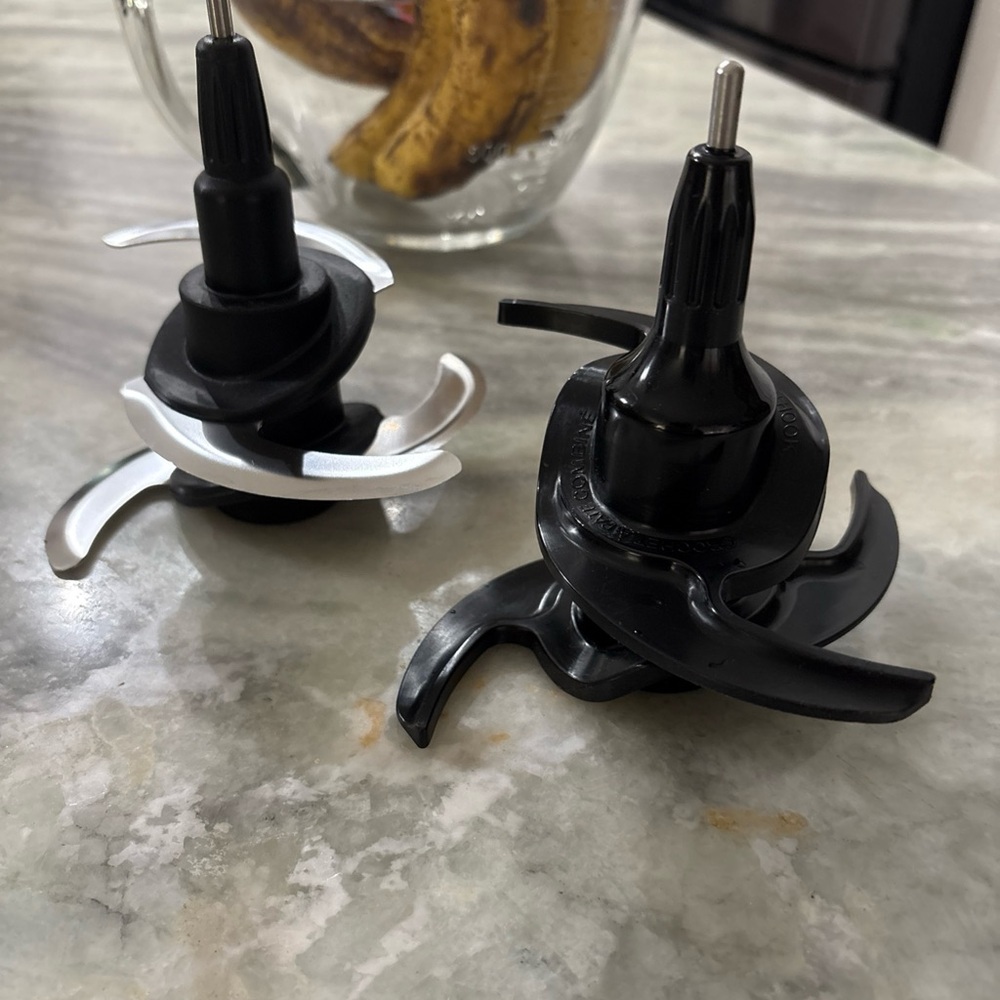 Black and Silver Ninja BL770 Blade Set